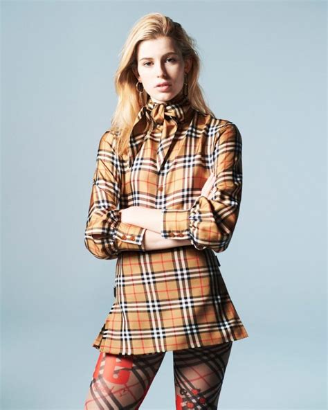 burberry vivienne westwood gonne|BURBERRY AND VIVIENNE WESTWOOD UNVEILED .